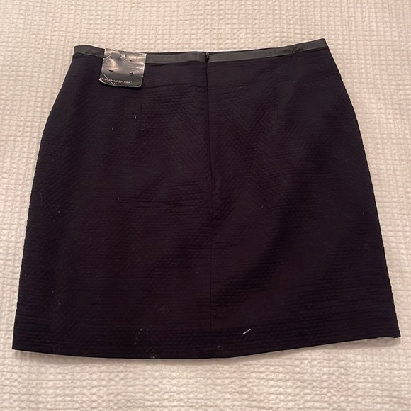 Banana Republic mini quilted skirt - Picture 4 of 4
